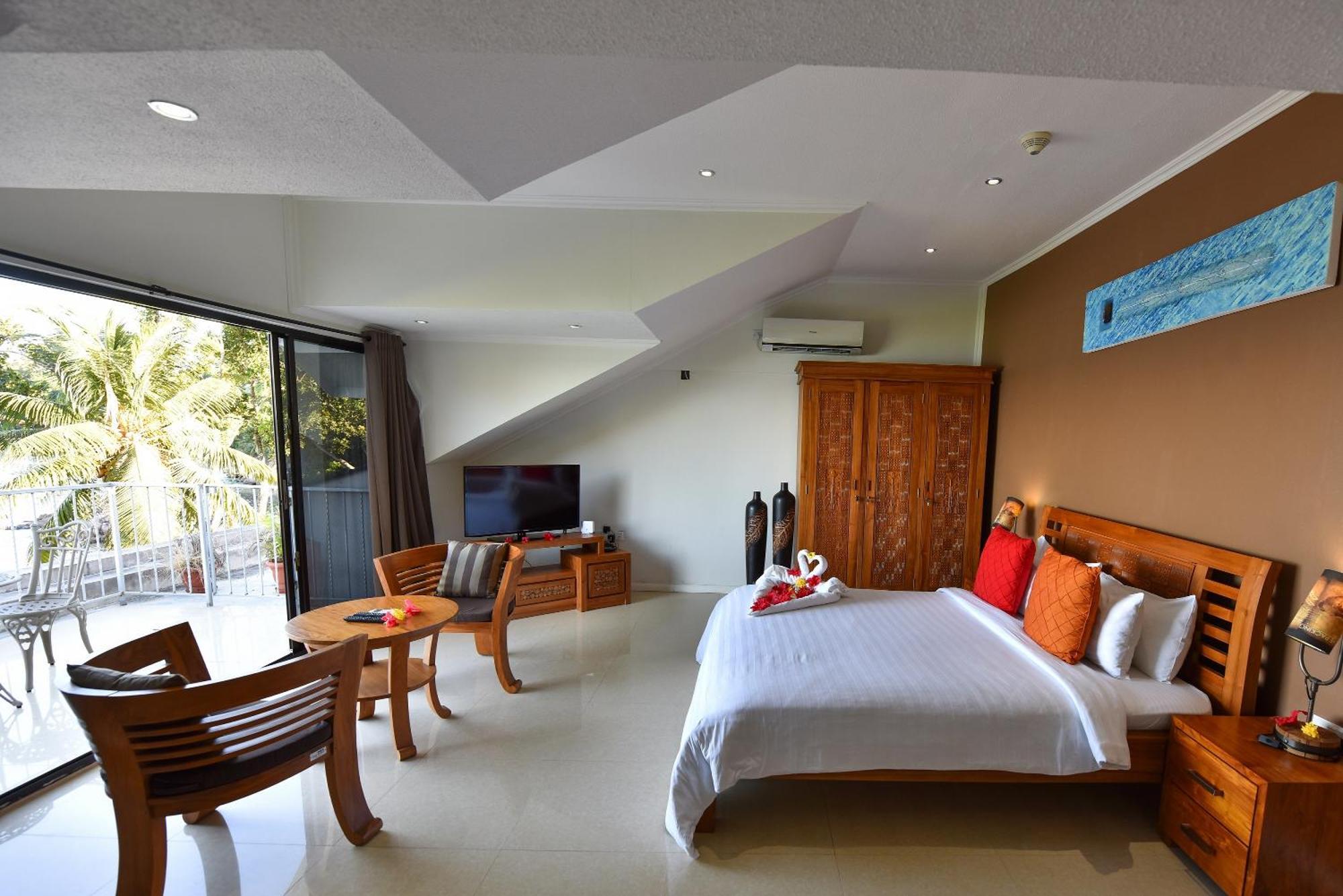 Crown Seychelles Отель Pointe Au Sel