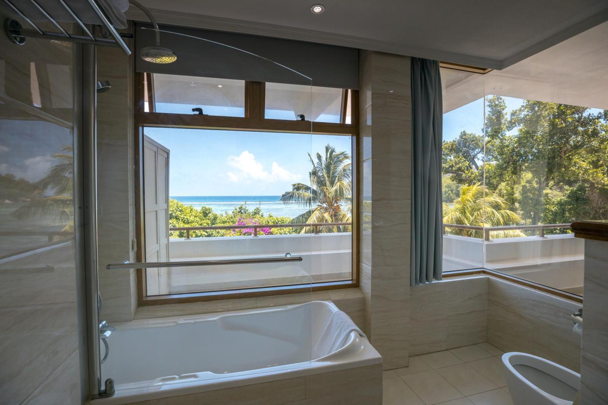 Crown Seychelles Pointe Au Sel