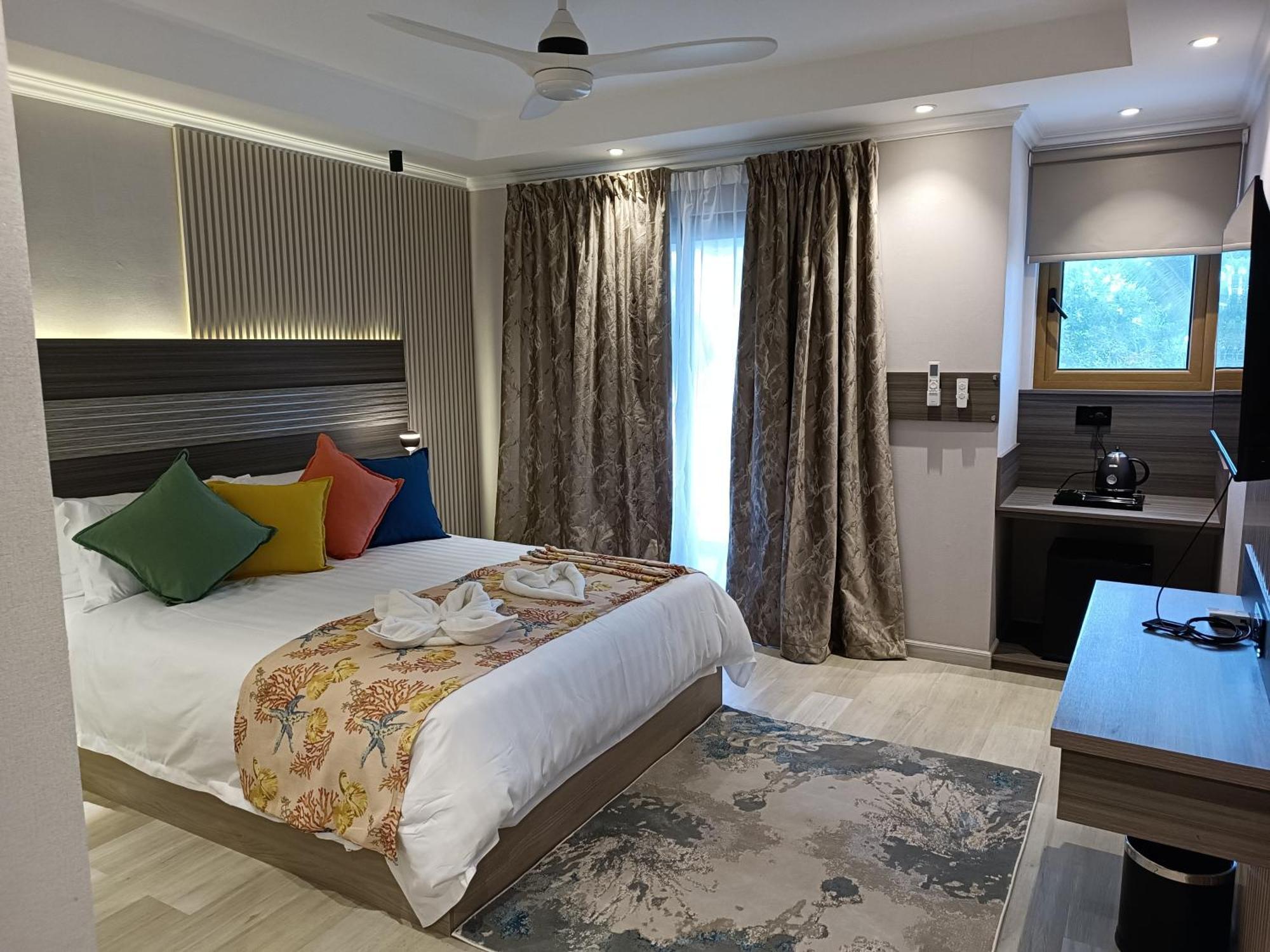 Crown Seychelles