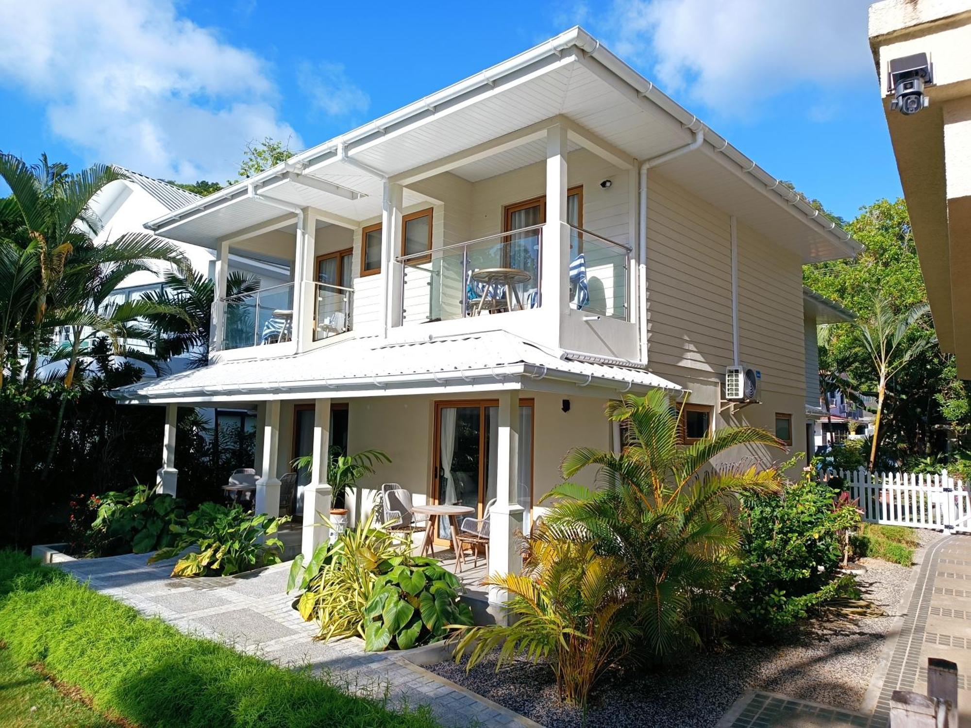 Hotel Crown Seychelles
