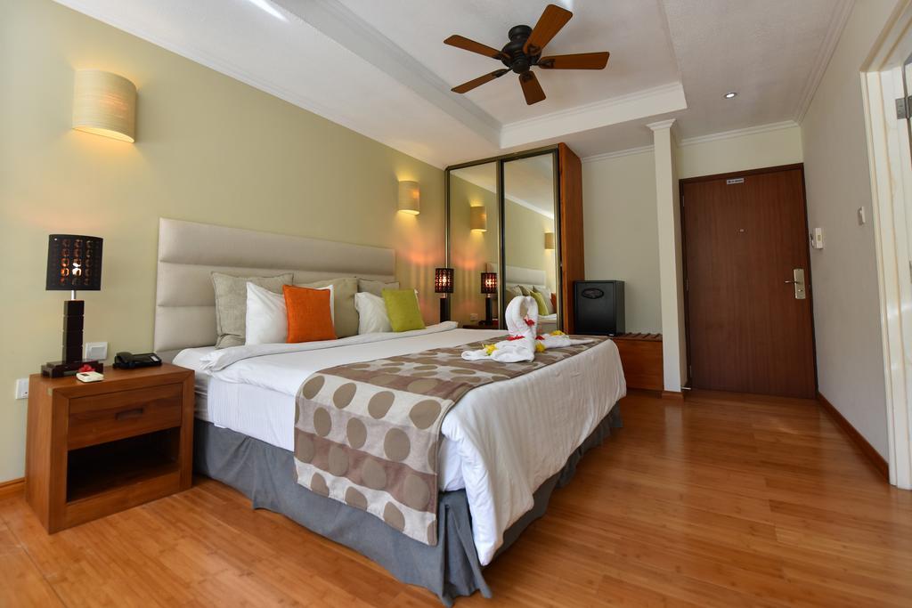 Crown Seychelles 4*