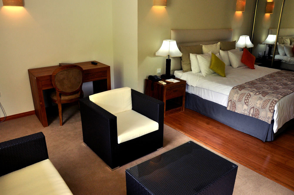 Crown Seychelles Отель