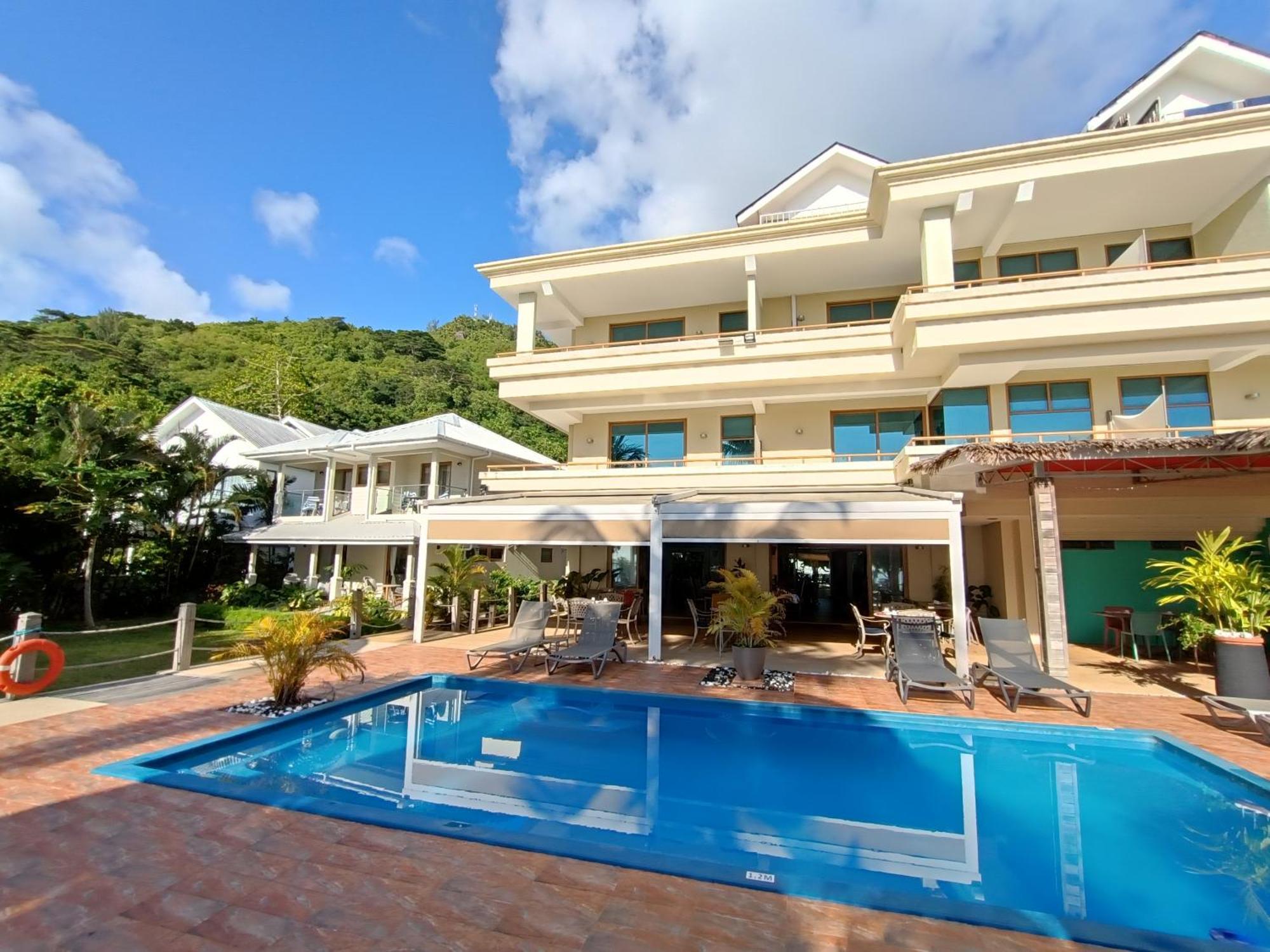 Crown Seychelles 4*